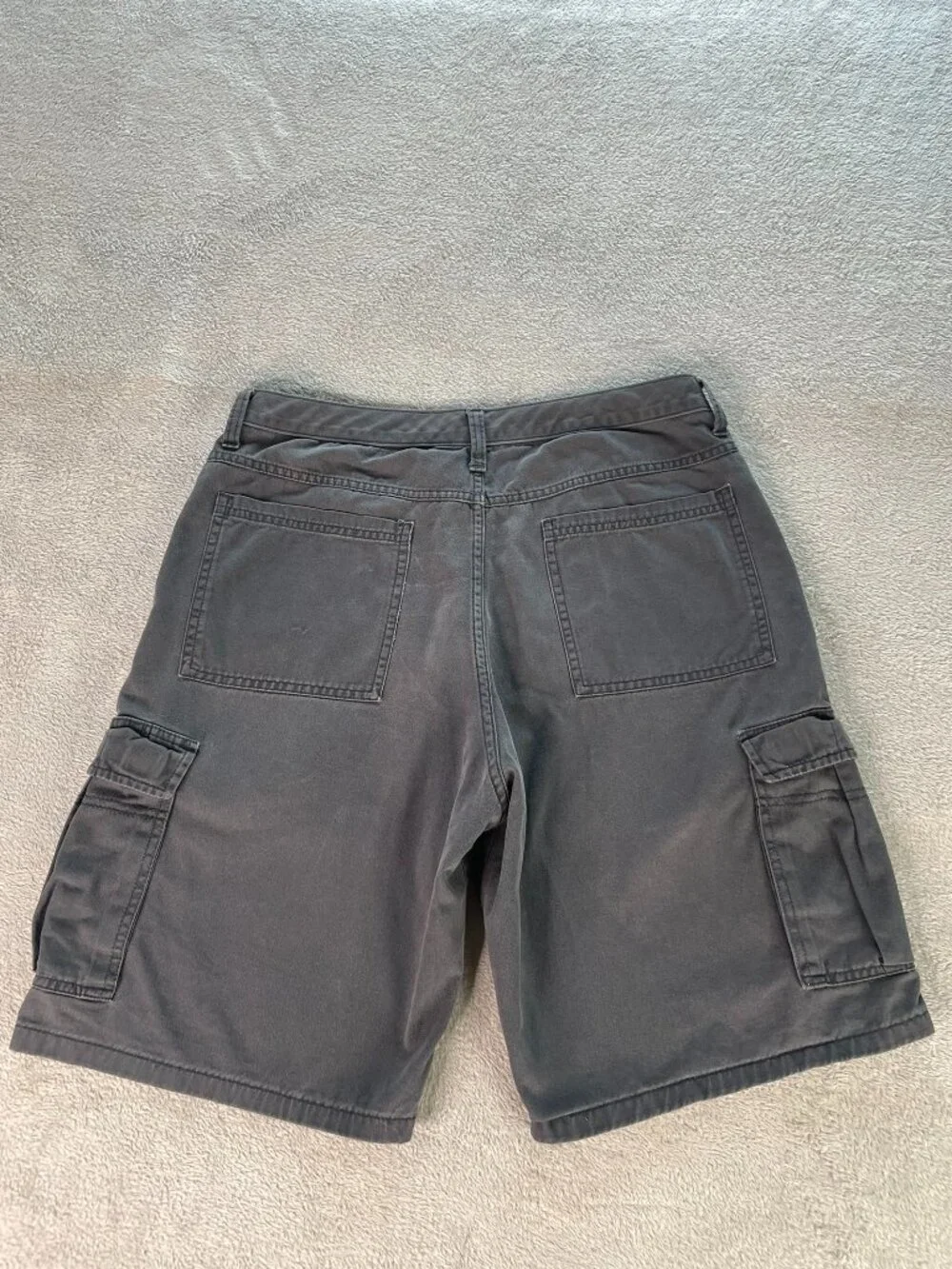 Wrangler Authentic Issue Men's 32 Gray Cargo Shorts Y2K Utility Workwear